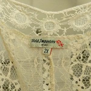 vivid importers Tops - Lace white top vivid importers Tops - Lace white top